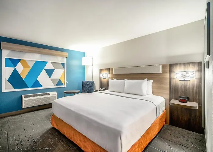 Express & Phoenix - West By Ihg 2*