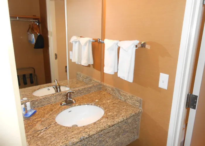Hotel Express & Phoenix - West By Ihg 2*