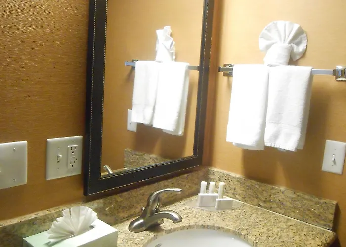 Express & Phoenix - West By Ihg Hotel
