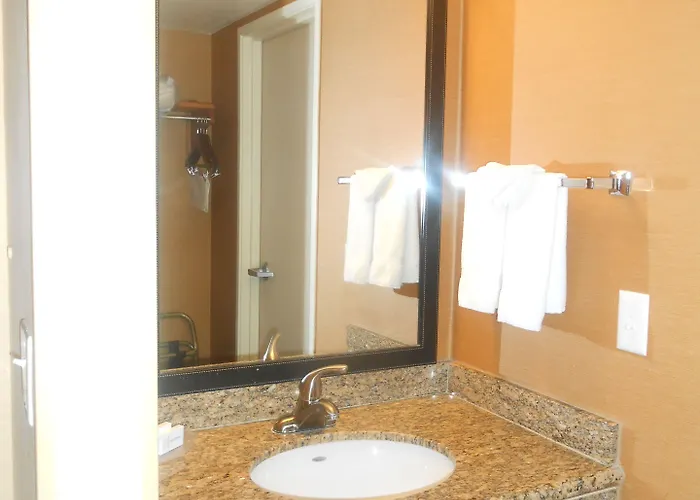 Express & Phoenix - West By Ihg Hotel