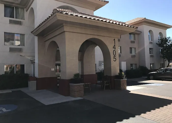 Hotel Express & Phoenix - West By Ihg